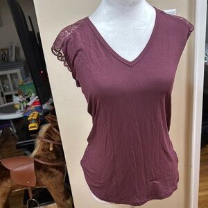 Lace Sleeve V-Neck Top - Burgundy